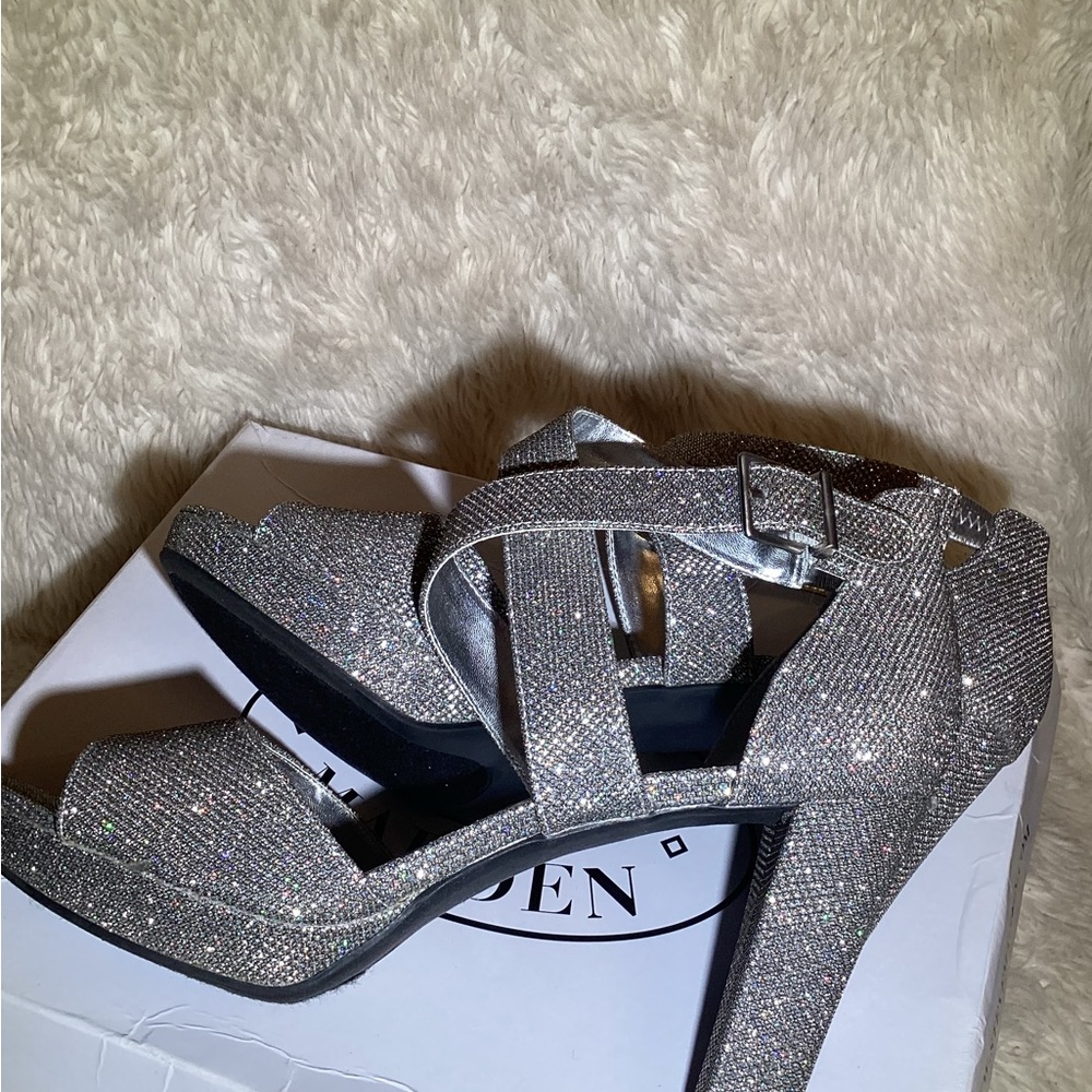 Sugar silver sparkle pumps size 10 - Picture 6 of 7